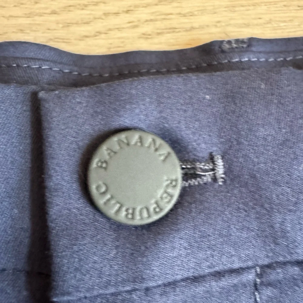 Men’s Banana Republic Dark Blue shorts size 32 - Picture 2 of 8